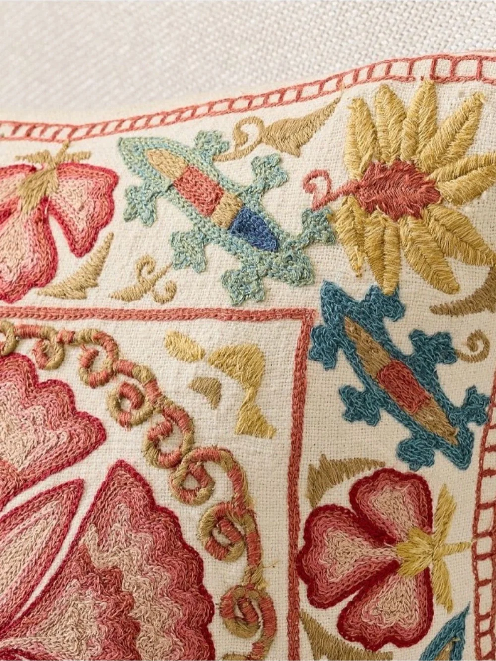 Pottery Barn Paige Suzani Embroidered Lumbar Pillow Cover 16” x 26”